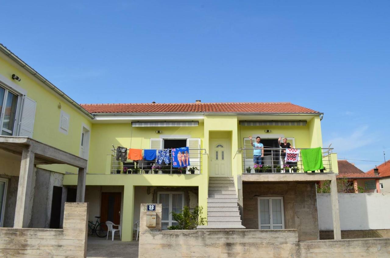 Apartman Rosa Pirovac Buitenkant foto
