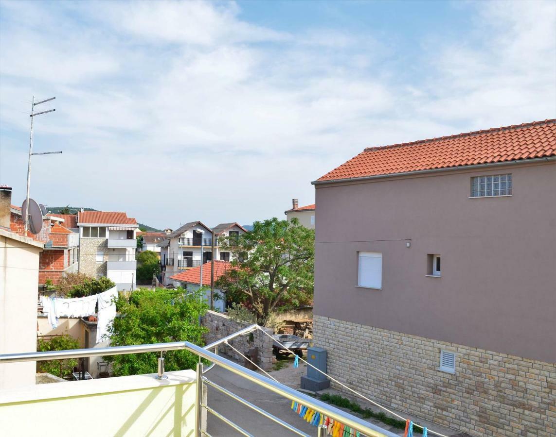 Apartman Rosa Pirovac Buitenkant foto