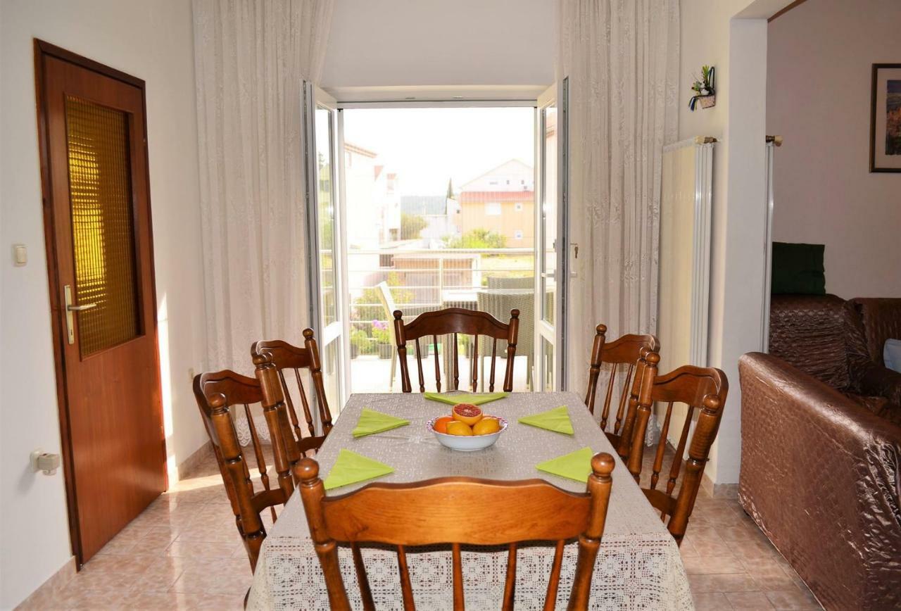 Apartman Rosa Pirovac Buitenkant foto