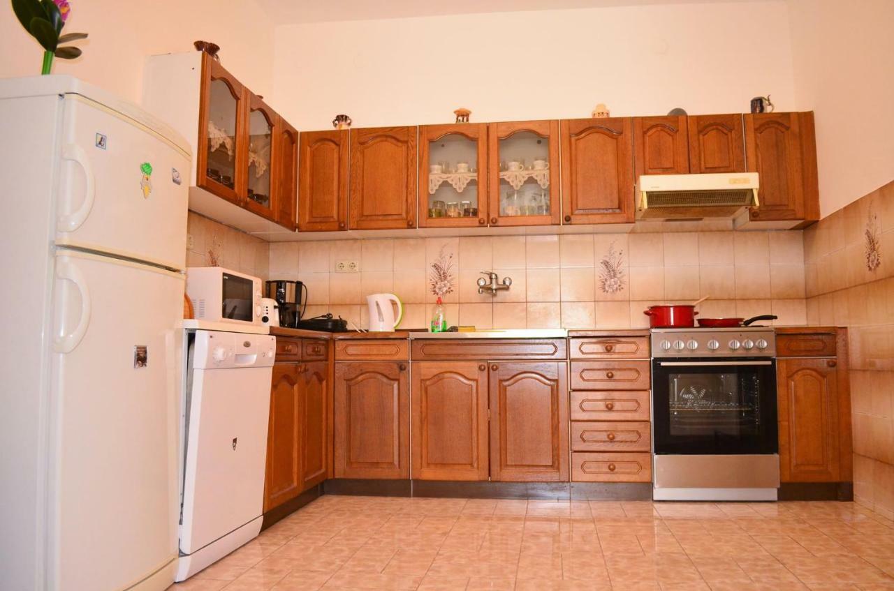 Apartman Rosa Pirovac Buitenkant foto