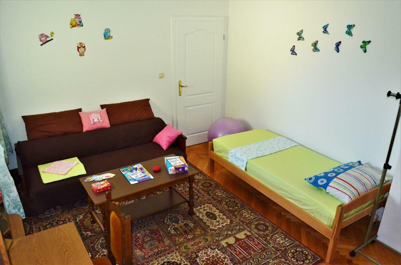 Apartman Rosa Pirovac Buitenkant foto