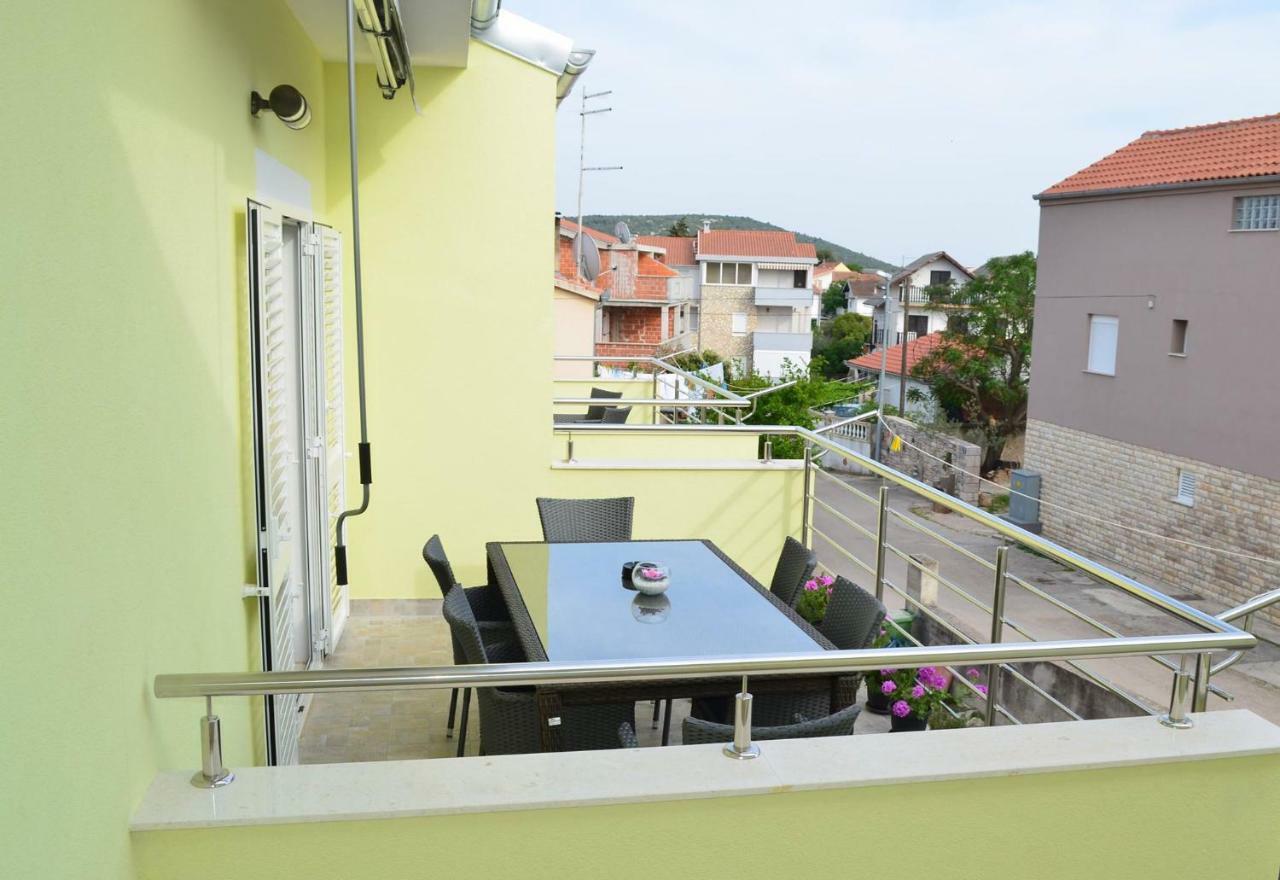 Apartman Rosa Pirovac Buitenkant foto
